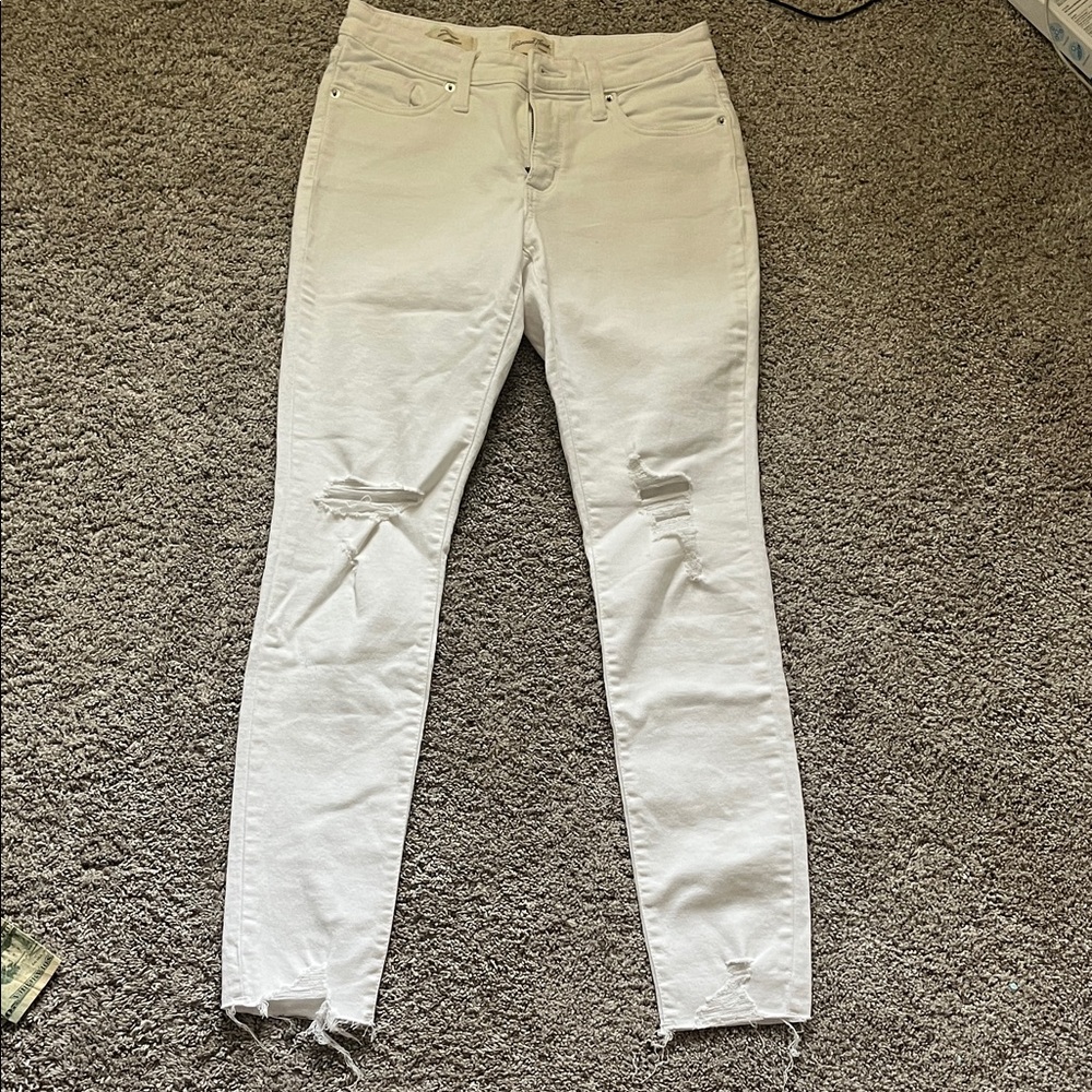 Universal Thread White Distressed Skinny Jeans